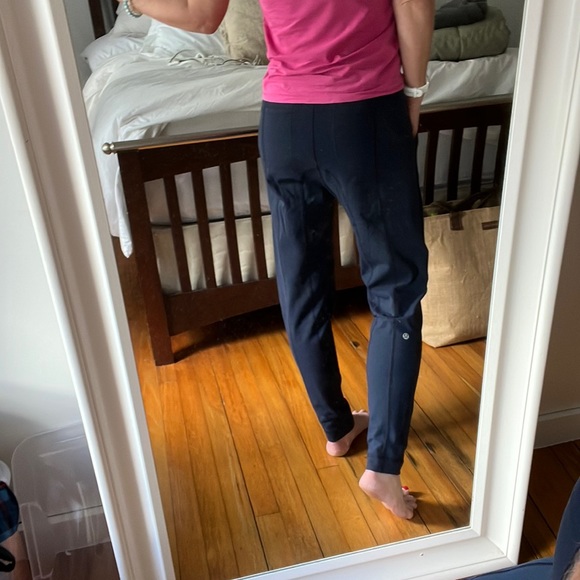 lululemon pants. Navy blue. Great condition. 4 way stretch - Picture 2 of 4